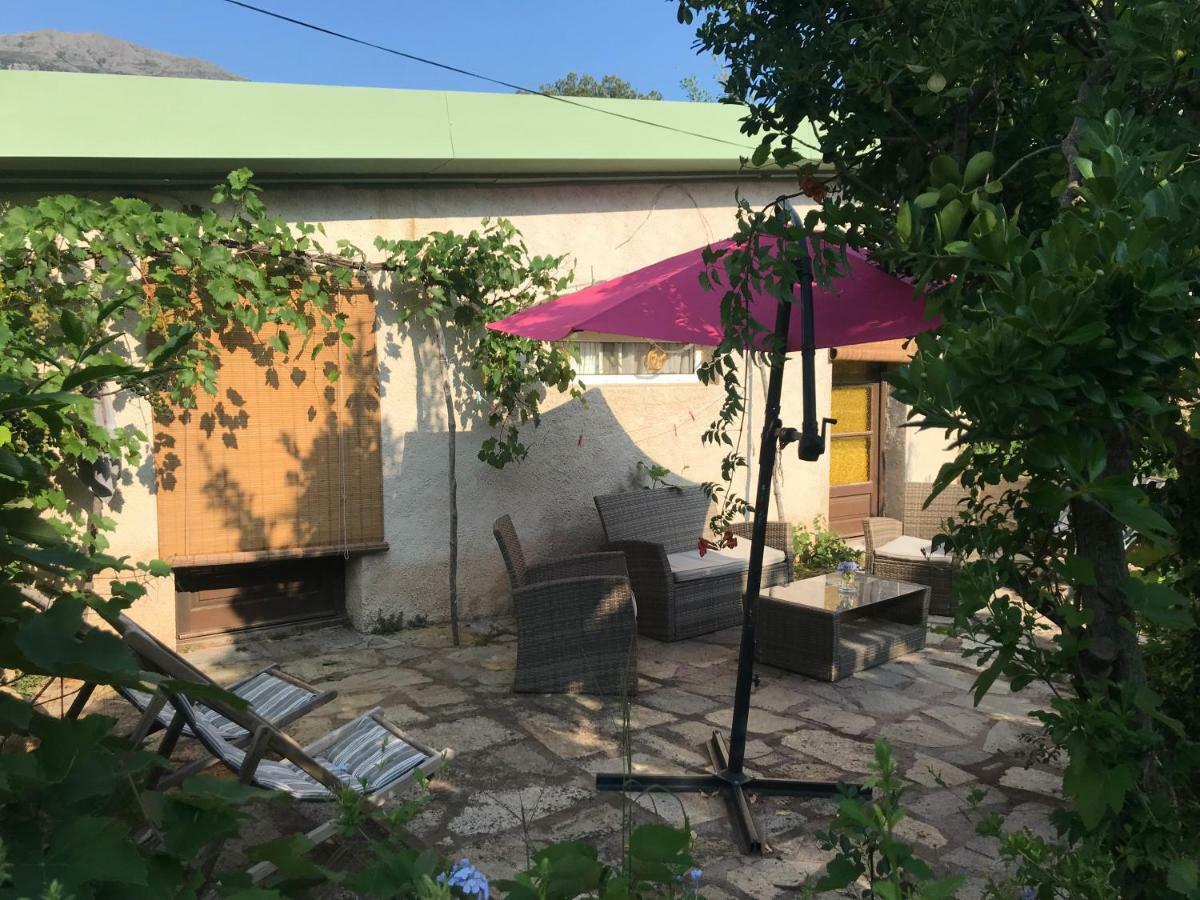 Gite U Licetu A La Campagne Oreta Экстерьер фото